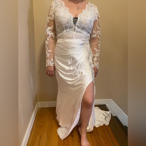 New wedding dress - Picture 4 of 6